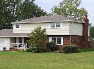 5726 Harris Rd, Paducah, KY 42001