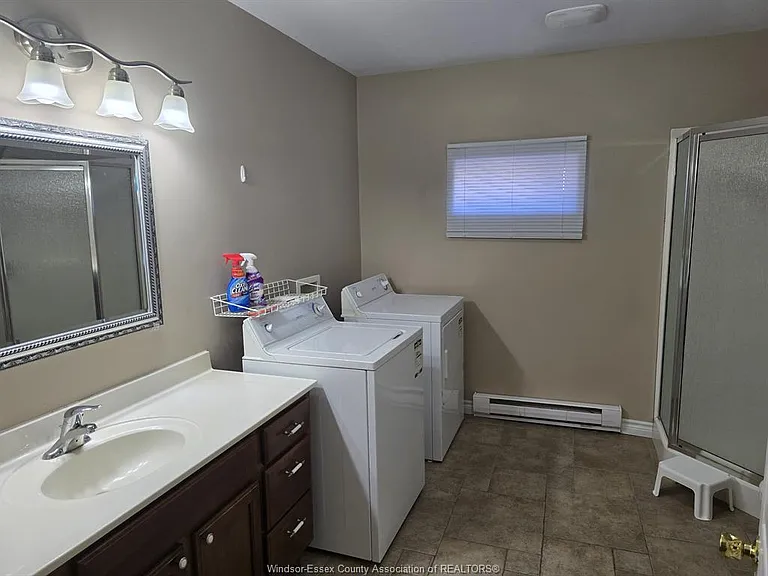 357 Queen St #REAR — Photo 8