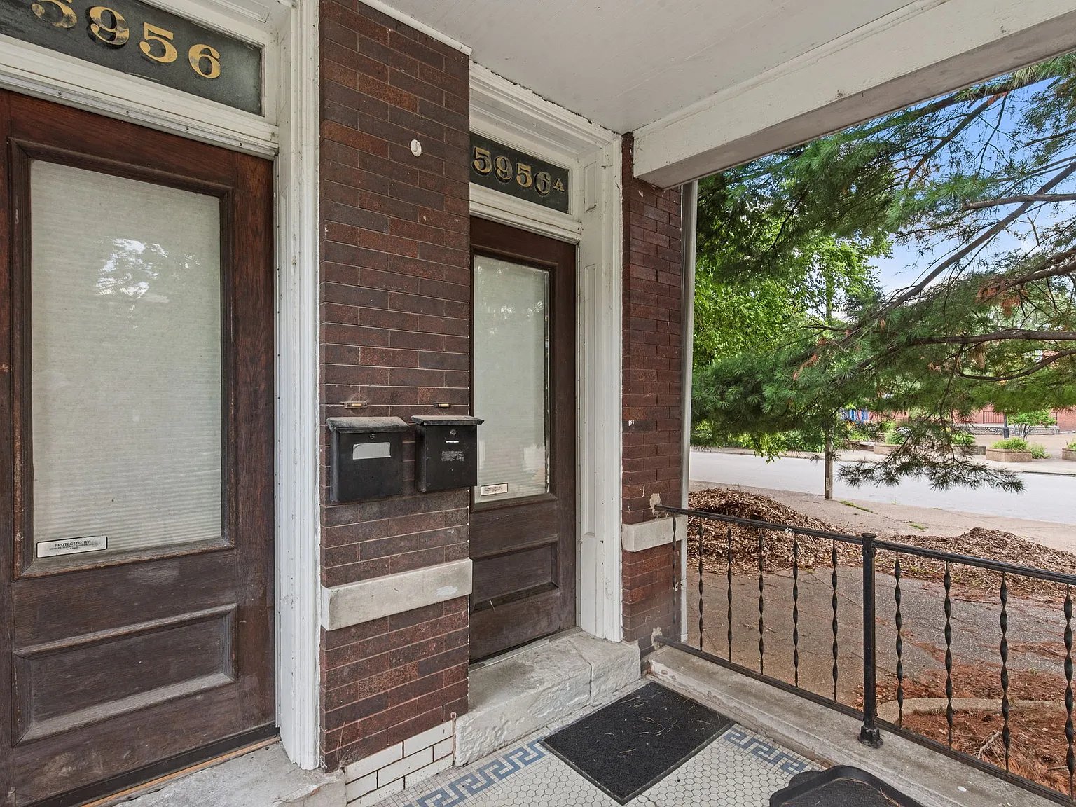 3 bed, 1350 sqft, $2,295 — Photo 2