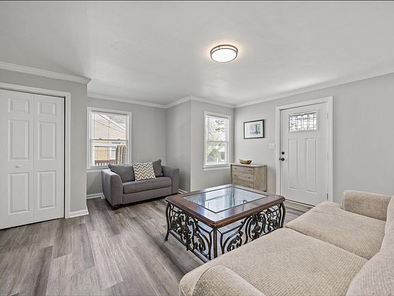 5th image of 709 Brighton Rd