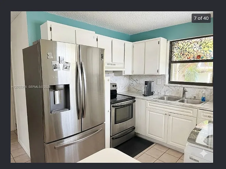 1212 SW 30th Ct #1212 — Photo 3
