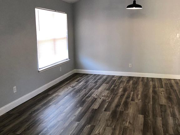 3rd image of 937 Silver Streak Dr