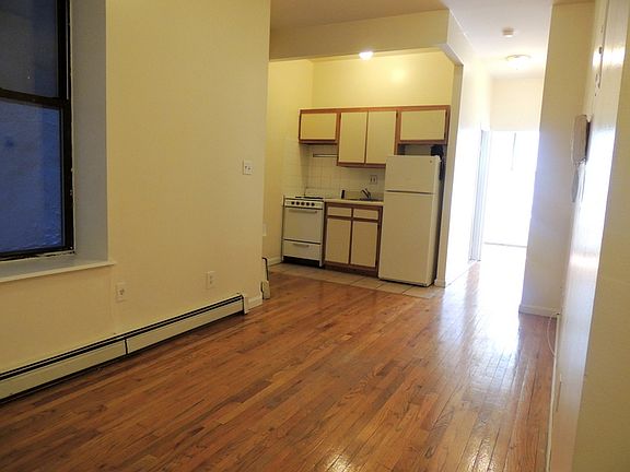2nd image of 160 Orchard St #6D