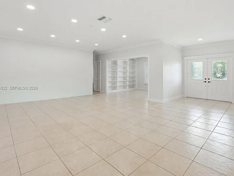 16530 Lake Tree Dr — Photo 30