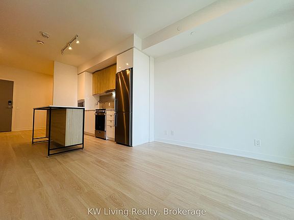 5th image of 50 Upper Mall Way #B1503