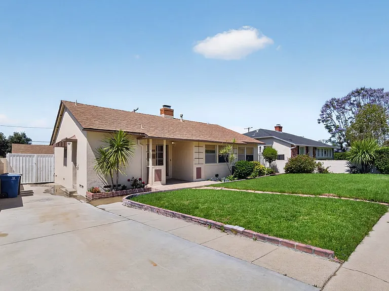 2025 Jolley Dr — Photo 1