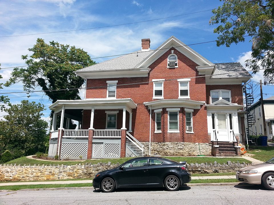 Side of Building( this side apt.)