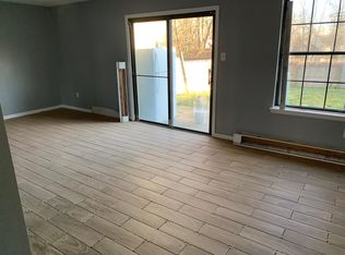 104 Hampshire Rd, Sicklerville, NJ 08081