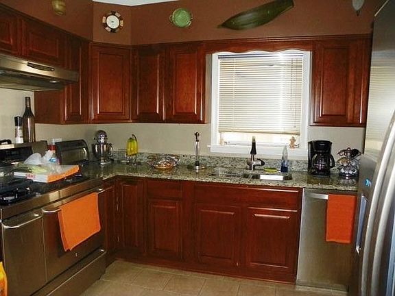 4th image of 3619 N Oriole Ave