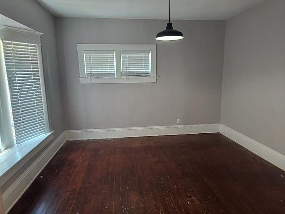 5th image of 115 S Chautauqua Ave