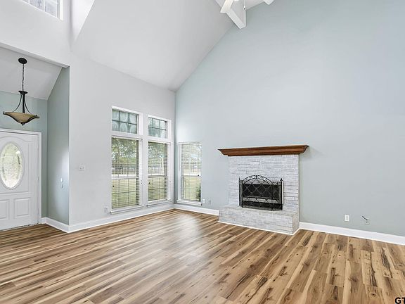 4th image of 501 Morning Glory Cir