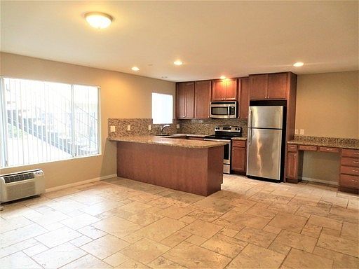 1st image of 421 S Mollison Ave #31