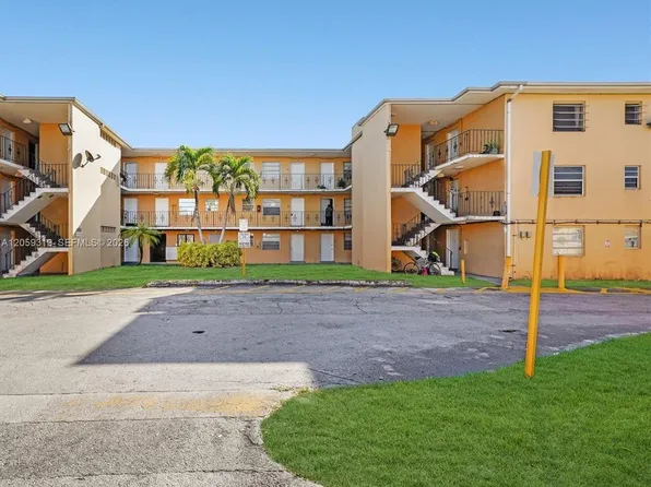 3855 SW 79th Ave APT 27, Miami, FL 33155