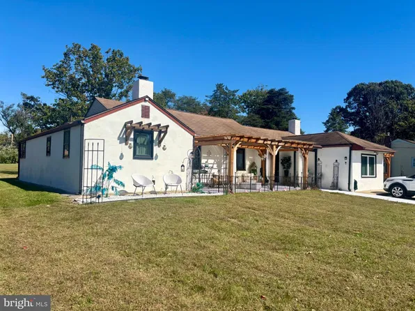 233 W Landing Rd, Blackwood, NJ 08012