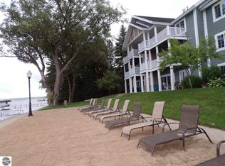 1246 Sunnyside Dr UNIT 206, Cadillac, MI 49601