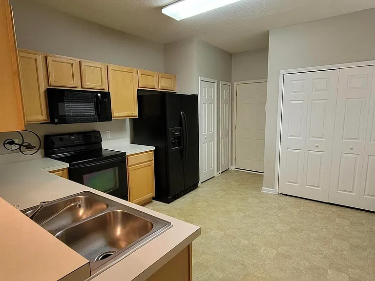 505 Scrub Jay Dr — Photo 3
