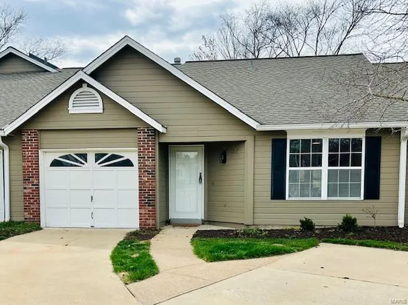 1217 Shirley Ridge Dr #2B, Saint Charles, MO 63304