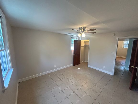 5th image of 180 Fairlawn Ave #1