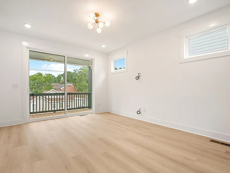 801 Massey Ave — Photo 9