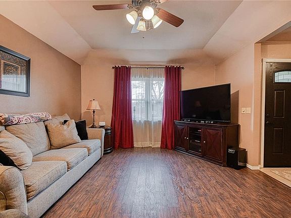 4th image of 1300 Noel Dr