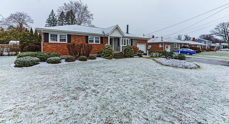 2nd image of 8 Campagna Drive