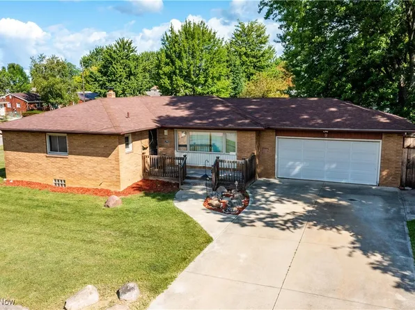 2911 Larkmoor St, Lorain, OH 44052