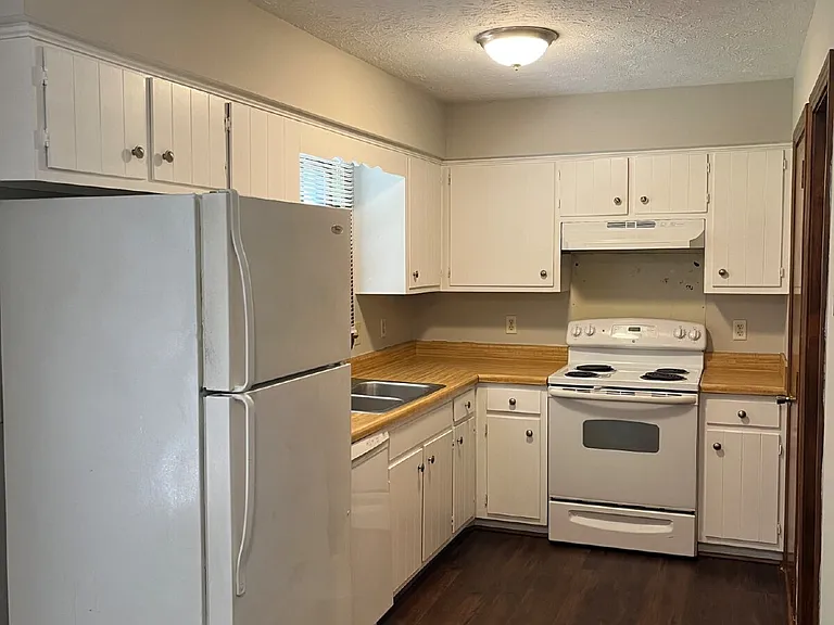874 Norwalk Dr — Photo 6