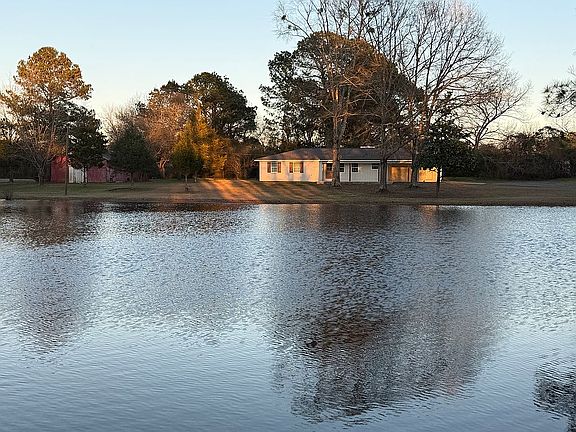 4th image of 1921 Lake Lowndes Rd