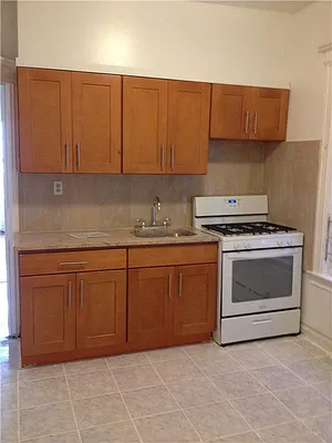 Rented by Lucien Perry | media 28