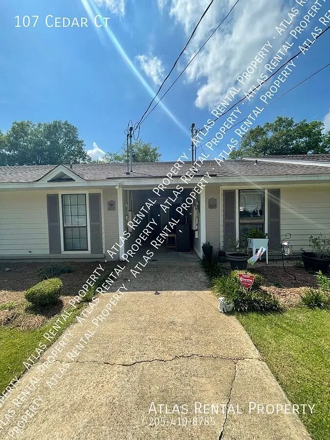 New Listing! 107 Cedar Ct Wetumpka, AL 36092-2129 — Photo 2