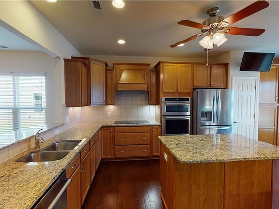 3rd image of 6088 Jack Thomas Dr