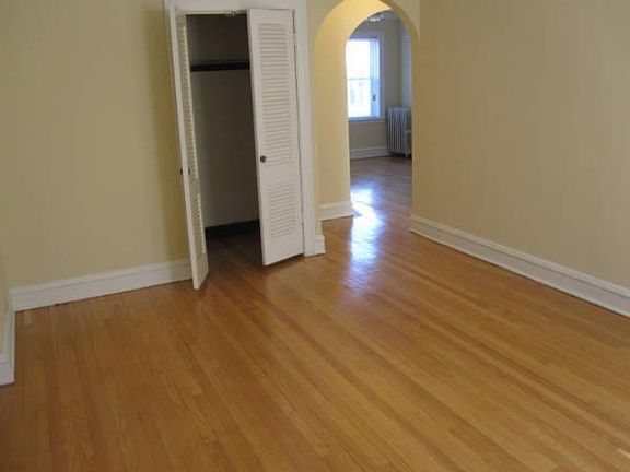 5th image of 6434 S Sacramento Ave