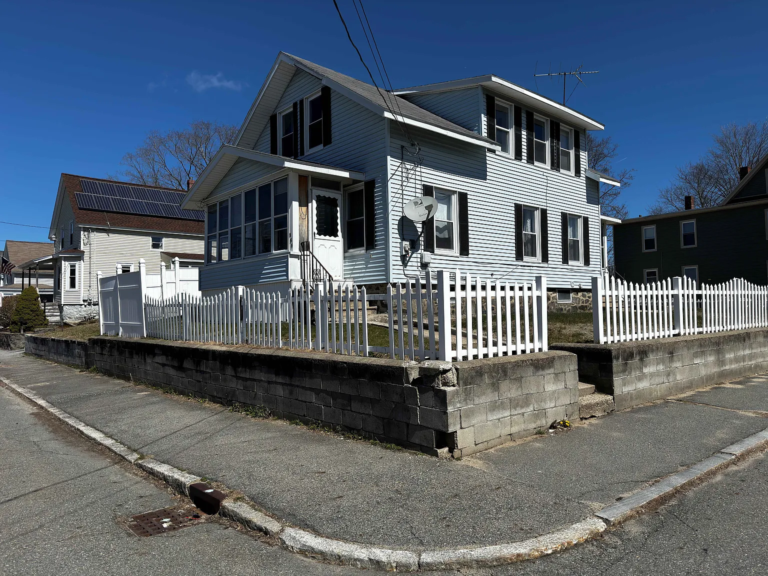 4 bed, 1394 sqft, $725 — Photo 2