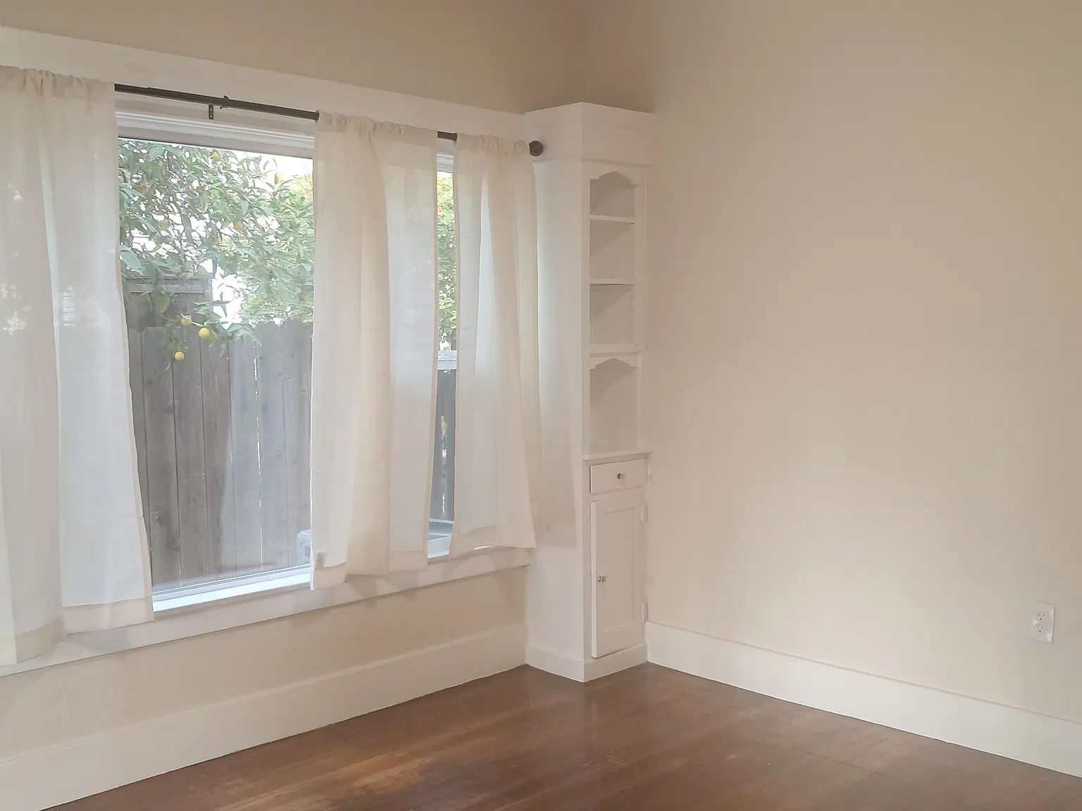 3 bed, 1489 sqft, $2,300 — Photo 4