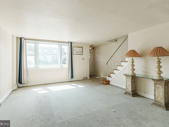 3rd image of 7529 Woodcrest Ave