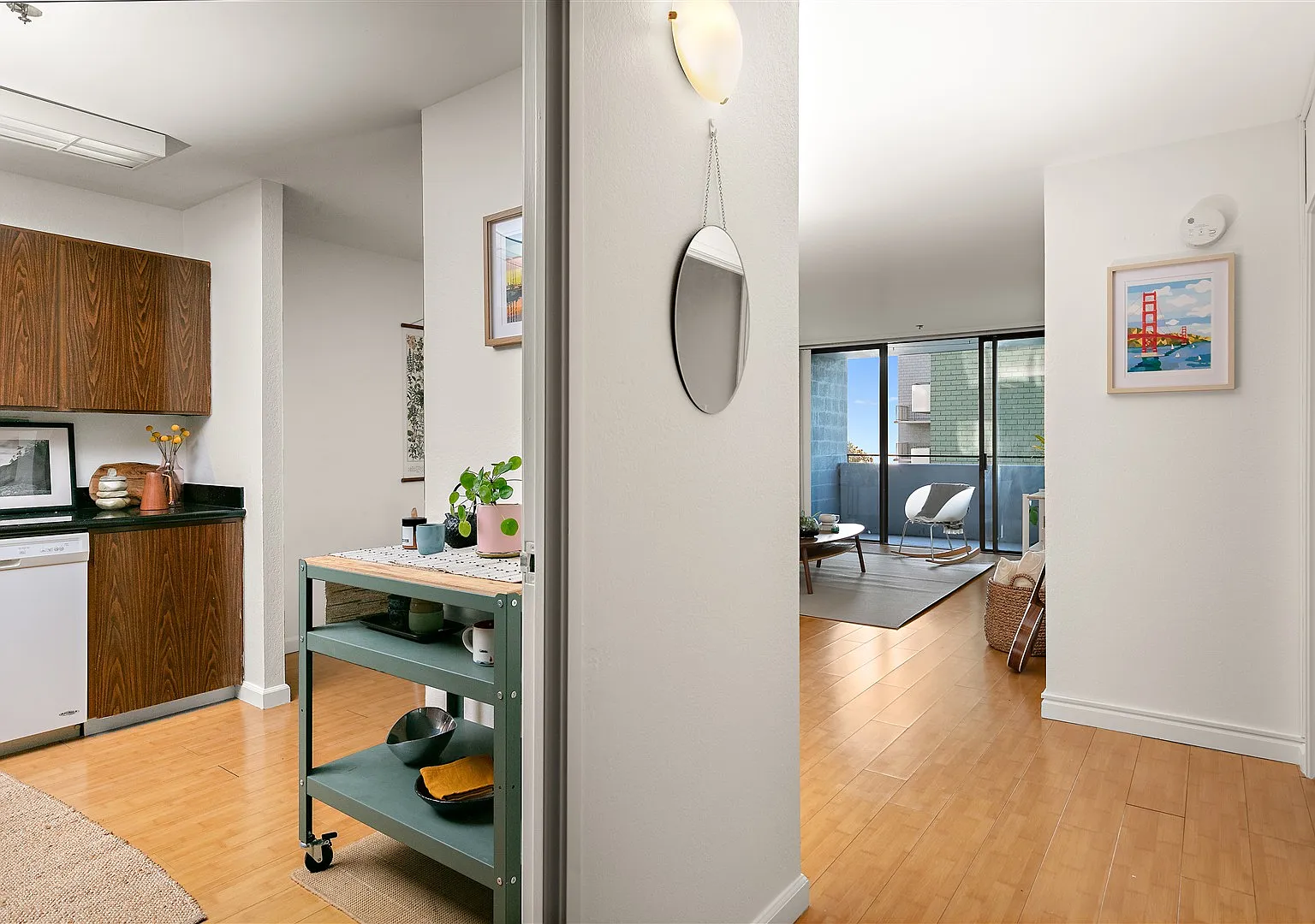 1 bed, 1040 sqft, $2,350 — Photo 2