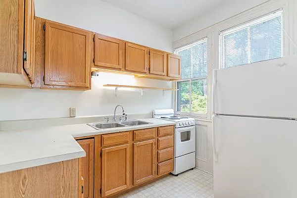 52 Albemarle Pl #16 — Photo 1