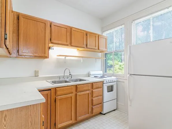 52 Albemarle Pl #16, Asheville, NC 28801