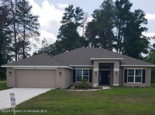 11039 Golden Warbler Rd, Weeki Wachee, FL 34613