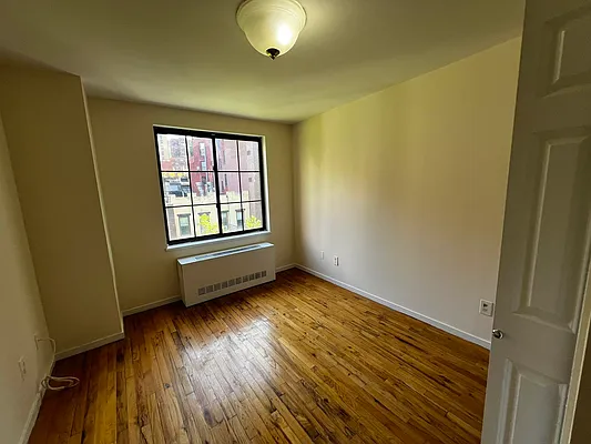 Rented by Salon Realty Corp | media 2