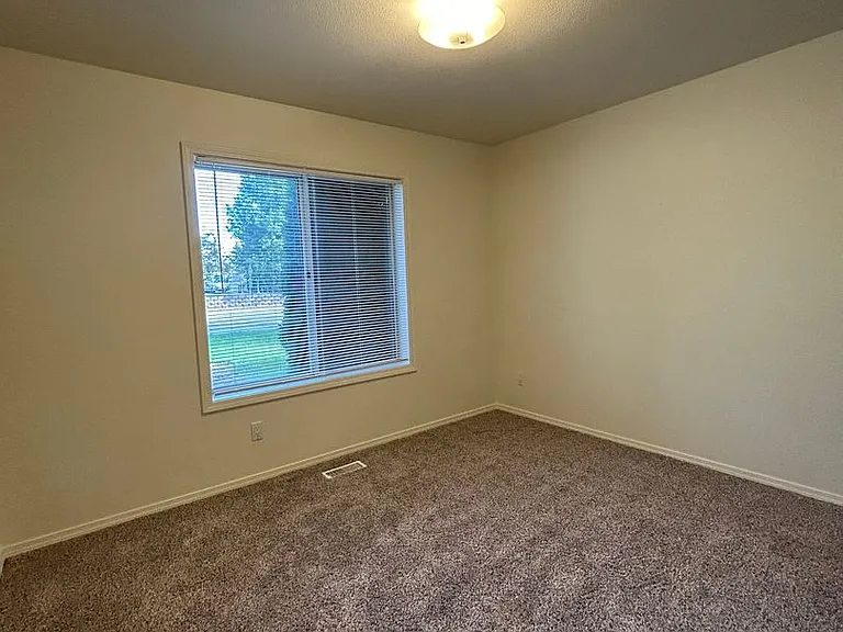 411 N Edgewood Ln — Photo 19