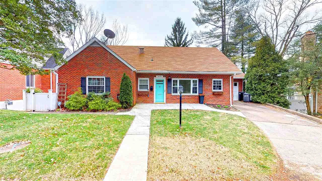 61 Oakwood Rd photo 1