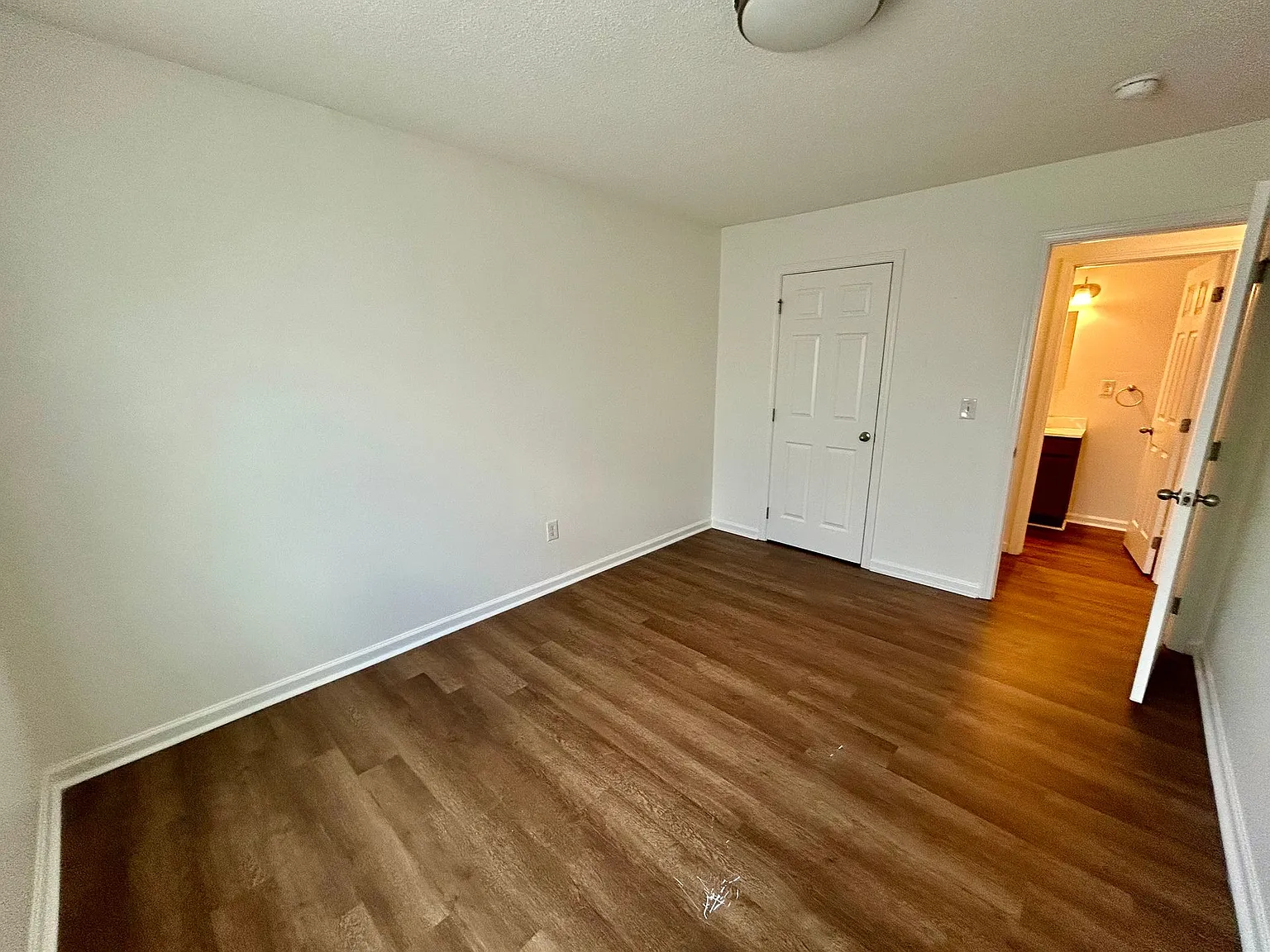 200 N. Hill-N-Dale St. — Photo 1