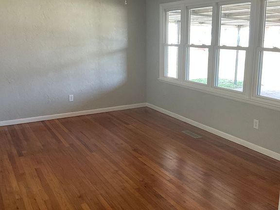 4th image of 4712 SE 18th St