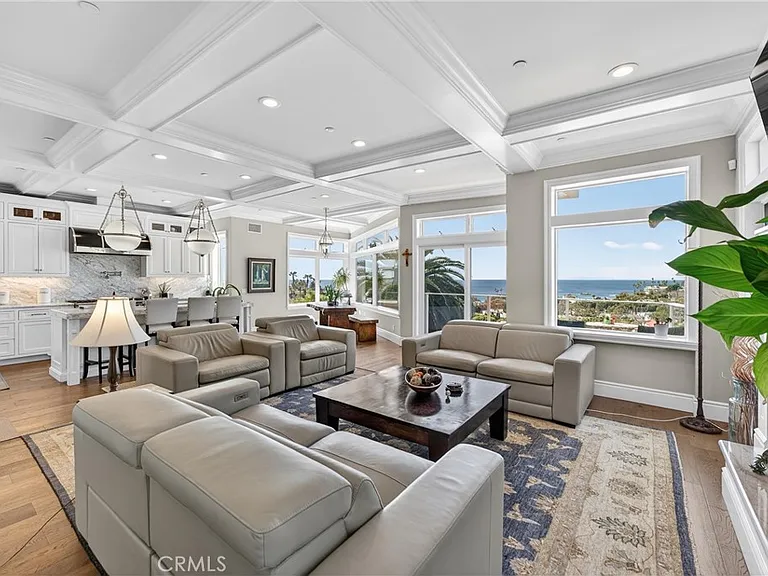 405 Blumont St — Photo 11
