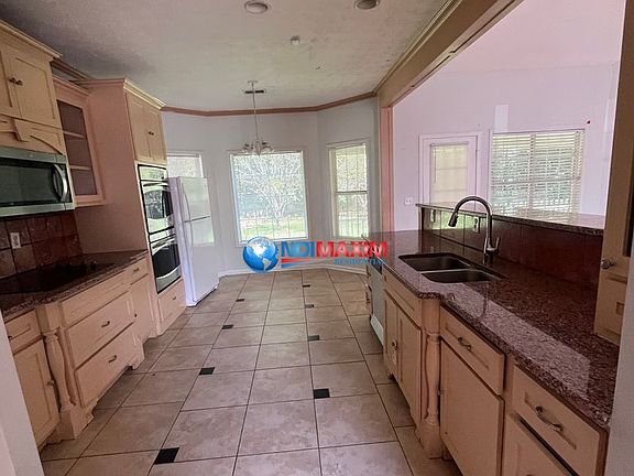 5th image of 2832 Oak Vista Way