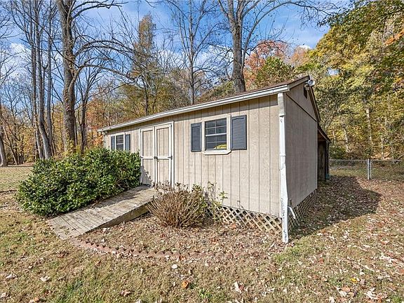 5th image of 465 Colleen Dr