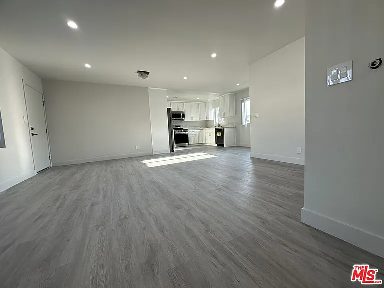 1145 S Holt Ave #8 — Photo 4