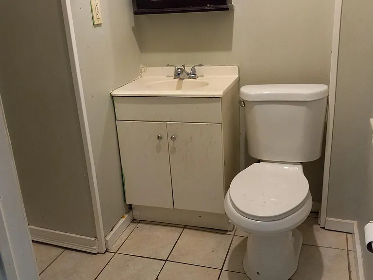 1011 Walnut St #1F — Photo 3