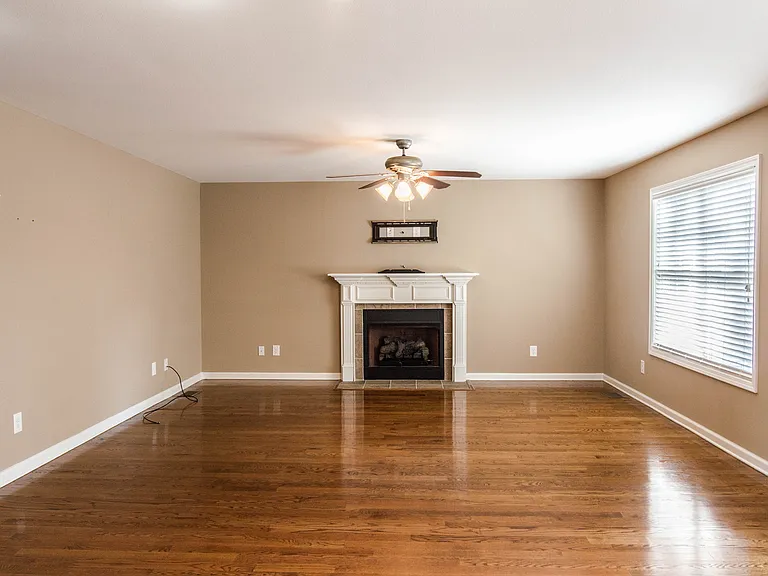 3349 Melissa Ln — Photo 6